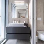 Joivy Stylish Waterfront With Balcony & Parking In *